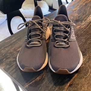 Men’s New Balance Fresh Foam Sneakers Sz 8.5